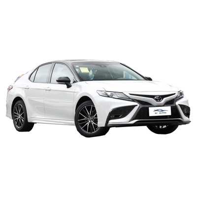 2018 Toyota Camry Gebruikte auto met LED-koplampen Twee-motor Peak-model en 5 zitplaatsen