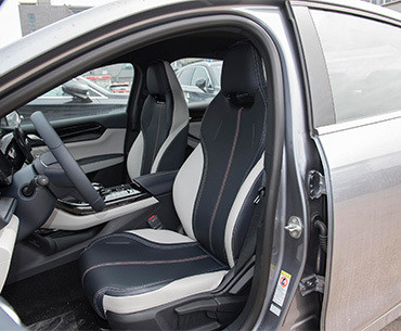 ACC cruise control ingeschakeld BYD Qin Plus Hybride voertuig Dm-I 2024 Sedan carrosserie structuur
