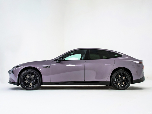 Xpeng P7 EV Sedan met multifunctioneel stuurwiel en maximaal koppel Nm van 400-500Nm