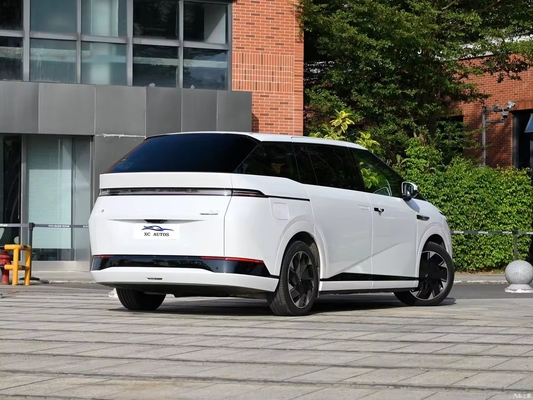 Multifunctioneel stuur 2023 Xpeng X9 Euro VI 4WD 7 zitplaatsen MPV elektrische auto