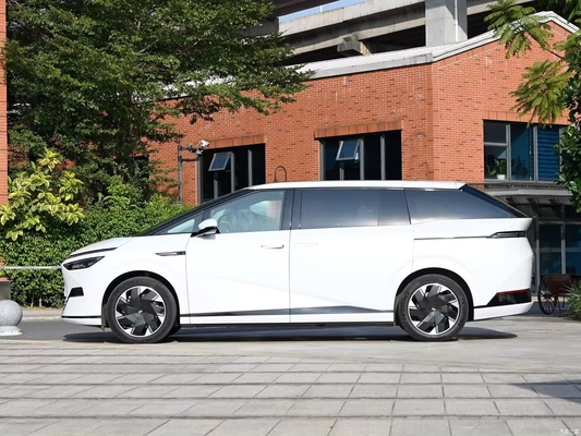 Multifunctioneel stuur 2023 Xpeng X9 Euro VI 4WD 7 zitplaatsen MPV elektrische auto