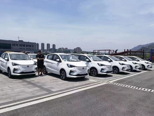 Multifunctioneel stuur 2023 Xpeng X9 Euro VI 4WD 7 zitplaatsen MPV elektrische auto