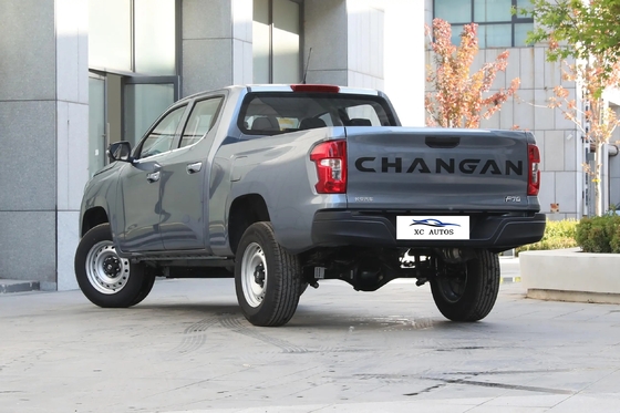 Changan Lantuozhe Automatic Pickup Truck Linksgestuurd met lage kilometertelling 1-25000 mijl
