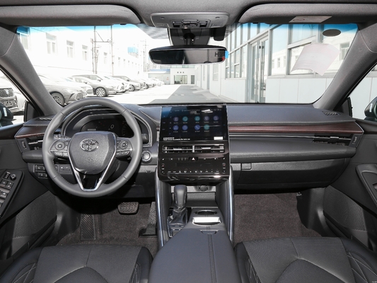 2024 Toyota Avalon Hybrid FWD-voertuig met 1,5 tot 2,0 liter cilinders en 2,0 liter motor