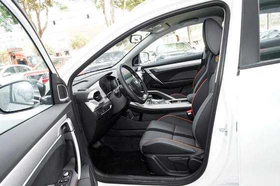 Geely Binyue Coolray 2024 Benzine 1.5T 2WD DCT SUV met zondak en accessoires
