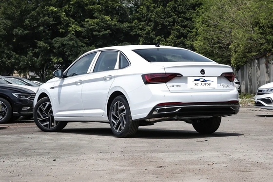 Volkswagen Sagitar benzinewagen met conventionele brandstof 4-deurs 5-zits carrosserie structuur
