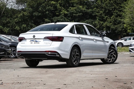 Volkswagen Sagitar benzinewagen met conventionele brandstof 4-deurs 5-zits carrosserie structuur