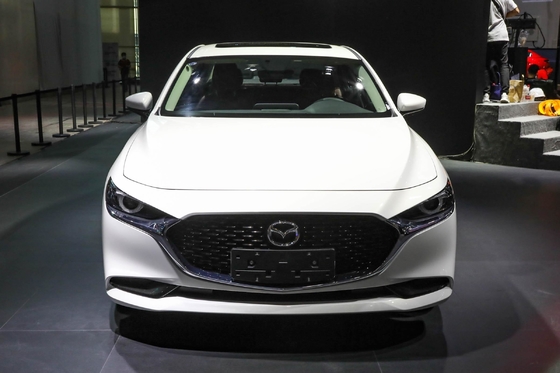 Automatische benzine auto Mazda 3 Axela Compact Sedan met elektrische co-pilot zitplaats aanpassing