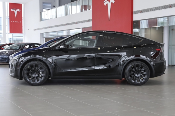 Elektrische parkeerrem Tesla Model Y Gebruikte energie Elektrische auto met voor 4 achter 4 radar