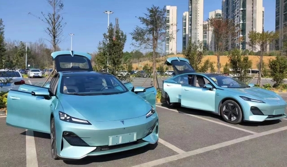 Changan SL03 Shenlan Sedan Deep Blue 5 zitplaatsen 5 deuren Ledersitjes Benzinerauto voor volwassenen