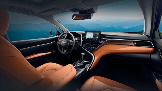 2024 Toyota Camry Touch Screen Benzinvoertuig voor volwassenen in Dubai