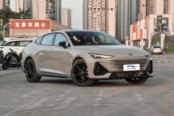 Changan UNI V iDD 1.5t Hybrid De perfecte combinatie van efficiëntie en prestaties