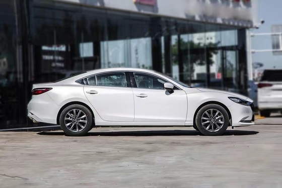 5 zitplaatsen Mazda Atenza Gasoline Car 2WD Sedan met LED koplamp en betaalbaar