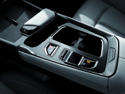 Changan Unit-t 1,5t Benzine crossover L*W*H mm 4535*1870*1565 Maximaal vermogen 150-200 PS