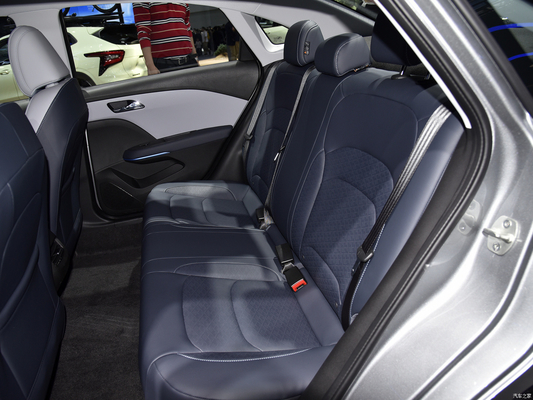 Great Value Chevrolet Monza 1.5L benzine benzine auto sedan 5 deuren 5 zitplaatsen lederen stoelen