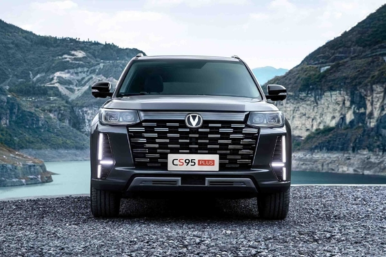 Goedkope Changan CS95 benzine SUV met leer zitplaatsen 5 deuren 5 zitplaatsen gebruikte auto's
