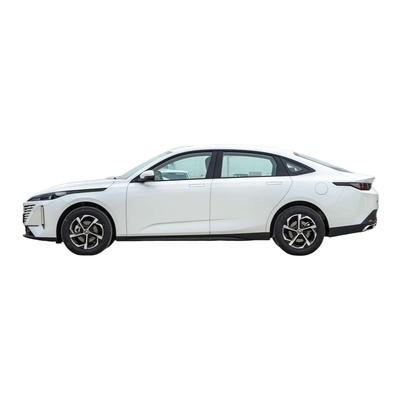 Leerstoelen Changan Eado Linksgevoelige Sedan 5 stoelen met 1,4t 1,6l motor Benzine auto