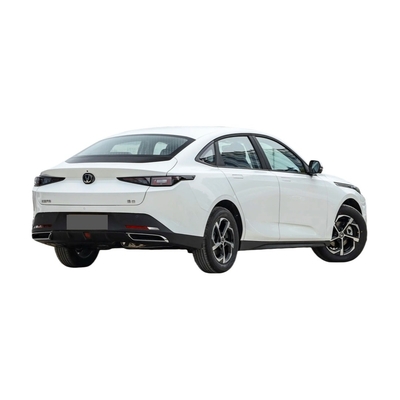 Leerstoelen Changan Eado Linksgevoelige Sedan 5 stoelen met 1,4t 1,6l motor Benzine auto