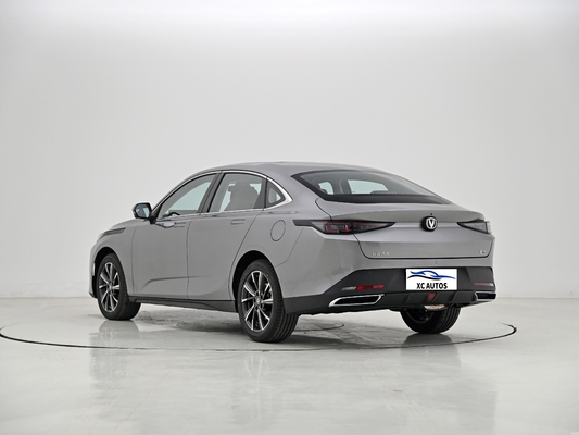 2024 CHANGAN Derde generatie Eado 5 deuren 5 zitplaatsen benzinewagen 1.5T FWD Euro VI uitstoot