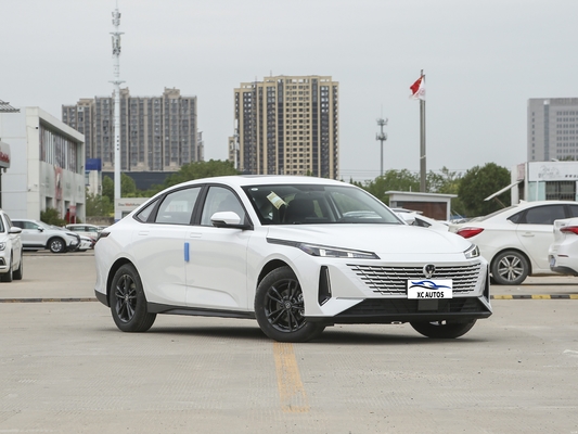 2023 Changan Yida Gdi Dct Flagship Model 5 Seat Sedan met 1.5T motor en LED camera