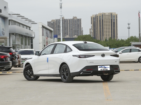 2023 Changan Yida Gdi Dct Flagship Model 5 Seat Sedan met 1.5T motor en LED camera