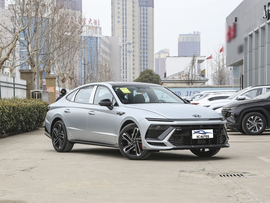 2024 Sonata 2.0T FWD met automatische versnellingsbak, lederen stoelen en R19 banden Euro VI-conform