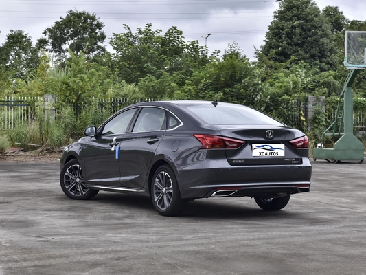 2023 Changan RAETON PLUS Euro VI-emissies Sedan met R16 gas/benzine en lederen stoelen