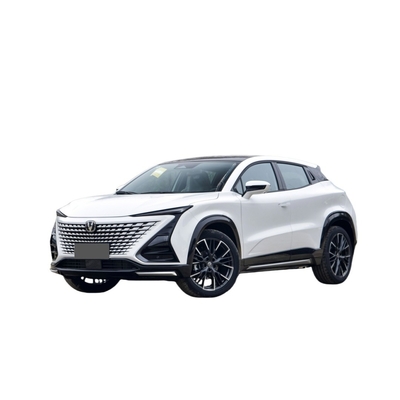 Changan Uni-t 1,5t Fwd benzinewagen met maximaal vermogen van 100-150p en 6 radars