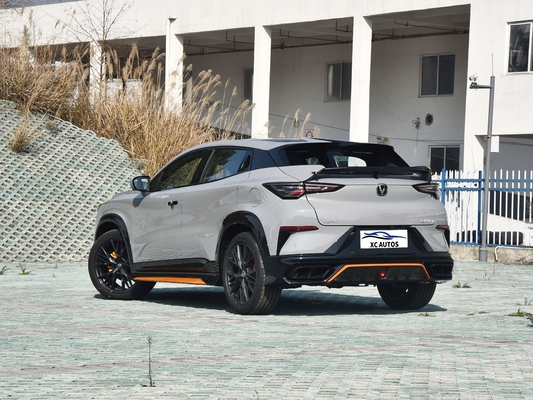 Changan Uni-t 1,5t Fwd benzinewagen met maximaal vermogen van 100-150p en 6 radars