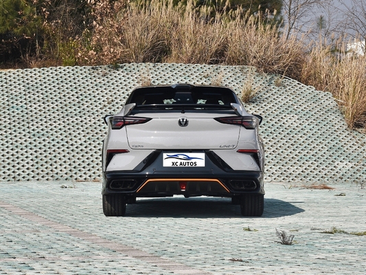 Changan Uni-t 1,5t Fwd benzinewagen met maximaal vermogen van 100-150p en 6 radars