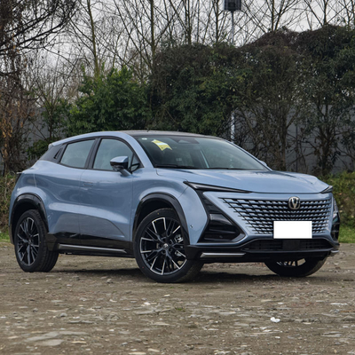 Changan 2023 UNI-K sedan met maximaal vermogen van 150-200p en voor 4 achter 4 radar