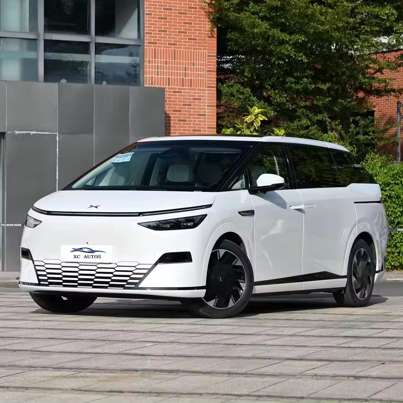 Multifunctioneel stuur 2023 Xpeng X9 Euro VI 4WD 7 zitplaatsen MPV elektrische auto
