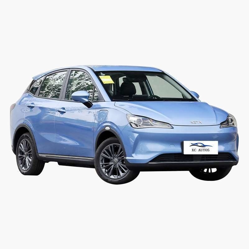 Pure Electric Neta V 5 zitplaatsen auto met 400 km lange uithoudingsvermogen en voor 4 achter 4 radar