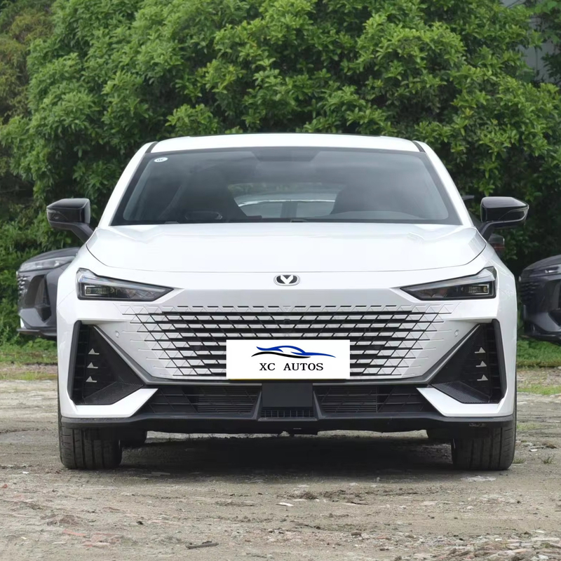 Changan UNI V iDD 1.5t Hybrid De perfecte combinatie van efficiëntie en prestaties