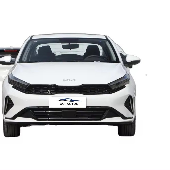 1.5L Wit Kia K3 2024 Compact Car Benzine koplamp voor online aankoop