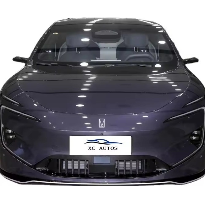 2024 700 Triple Laser Achter aandrijving Luxe Middelgrote en Grote Auto 4 deuren 5 zitplaatsen Karosseriestructuur